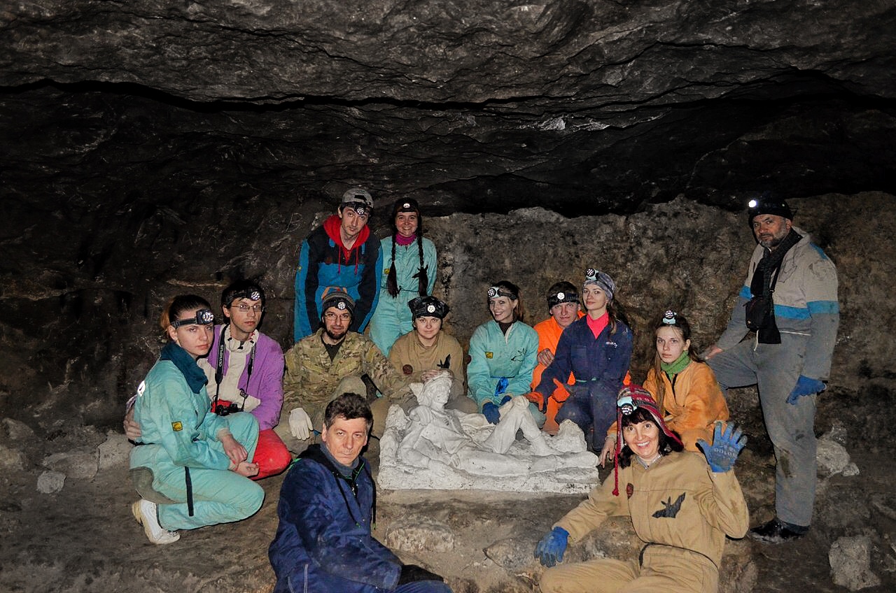 Екскурсії в печері Млинки