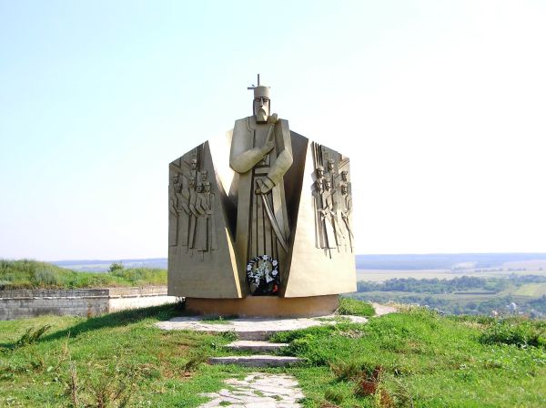 A monument to Petro Sahaidachnyi.