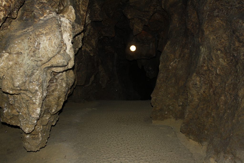 Khyshtaleva mağarası