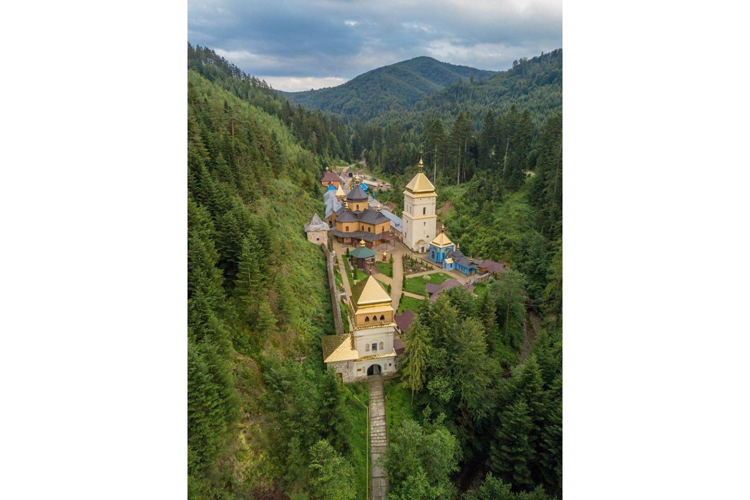 Манява. Панорама монастиря