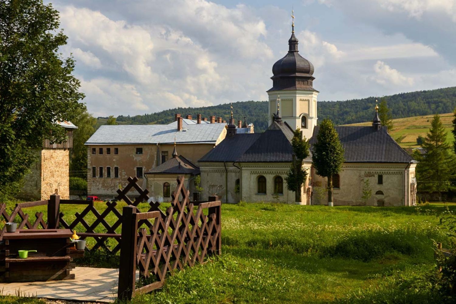 Лавров. Лавровский Василианский монастырь (1270г.)