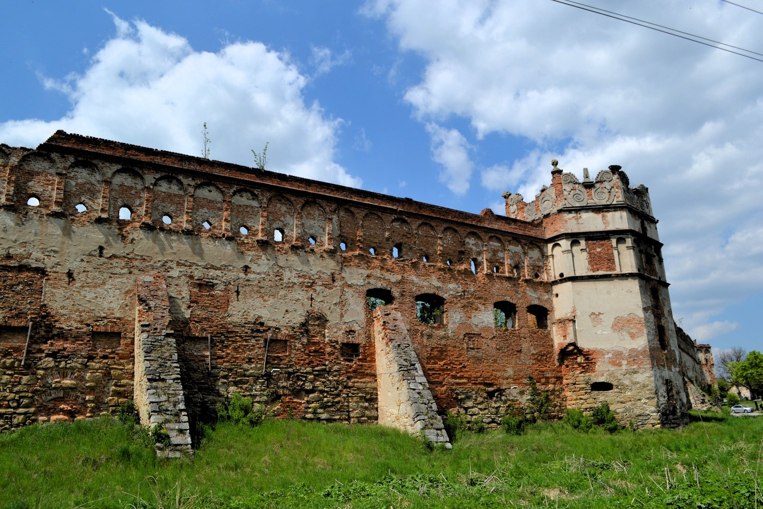 Замок в Старому Селі - один з найбільших в Україні