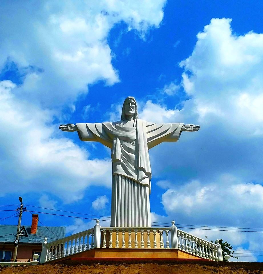 Трускавец. Статуя "Христос Спаситель"