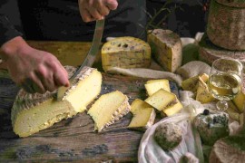 Жива історія зі смаком сиру та вина